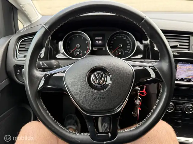 Volkswagen Golf view 12