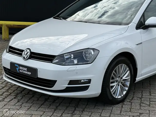 Volkswagen Golf view 6