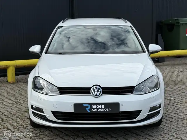 Volkswagen Golf view 5