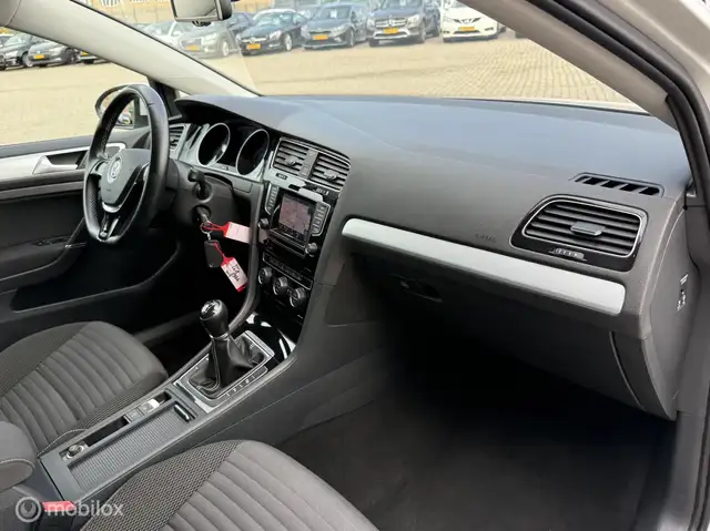 Volkswagen Golf view 13