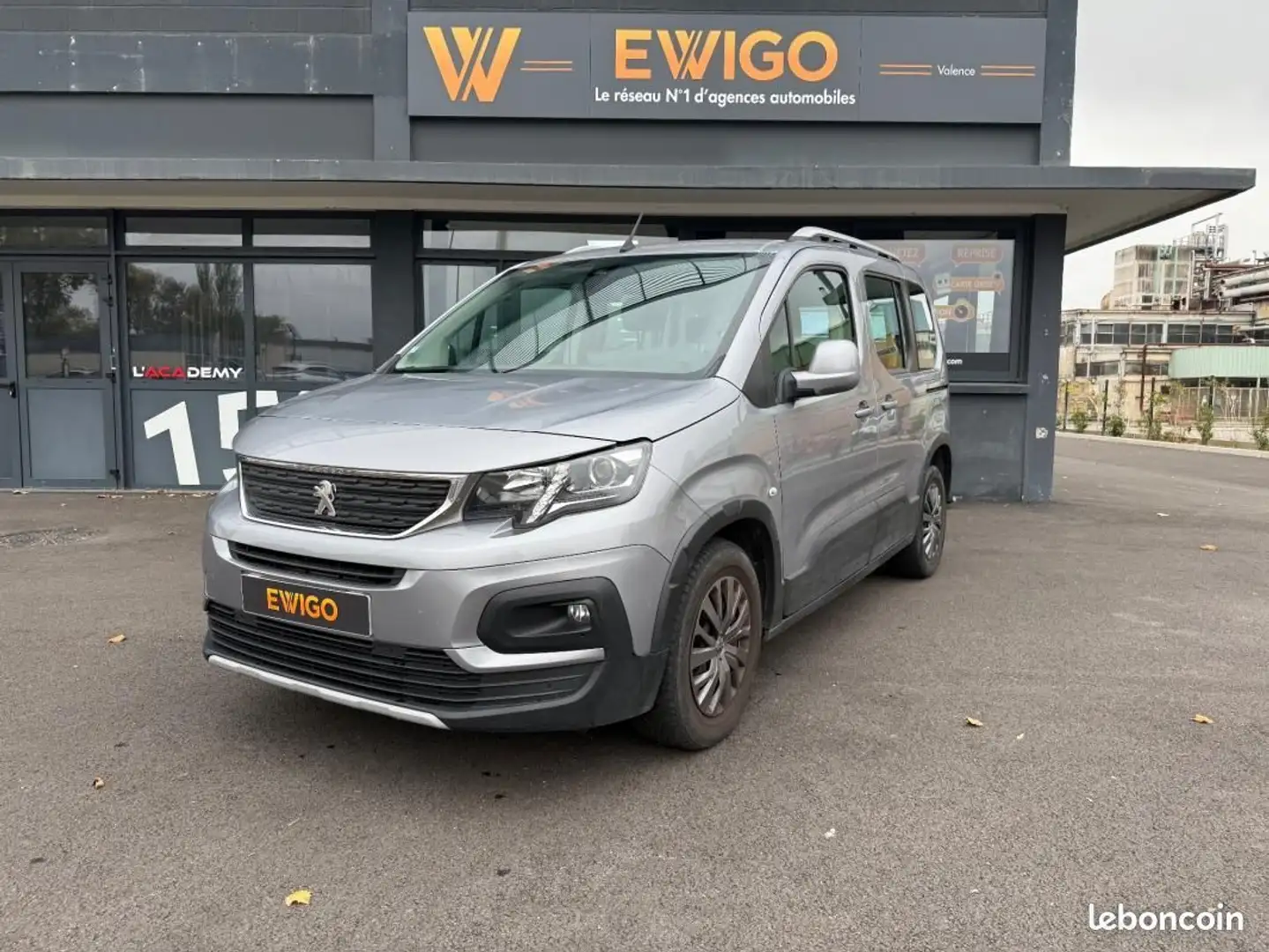 Peugeot Rifter COMBI 1.5 BLUEHDI 130 L1 ALLURE START-STOP Grau - 1