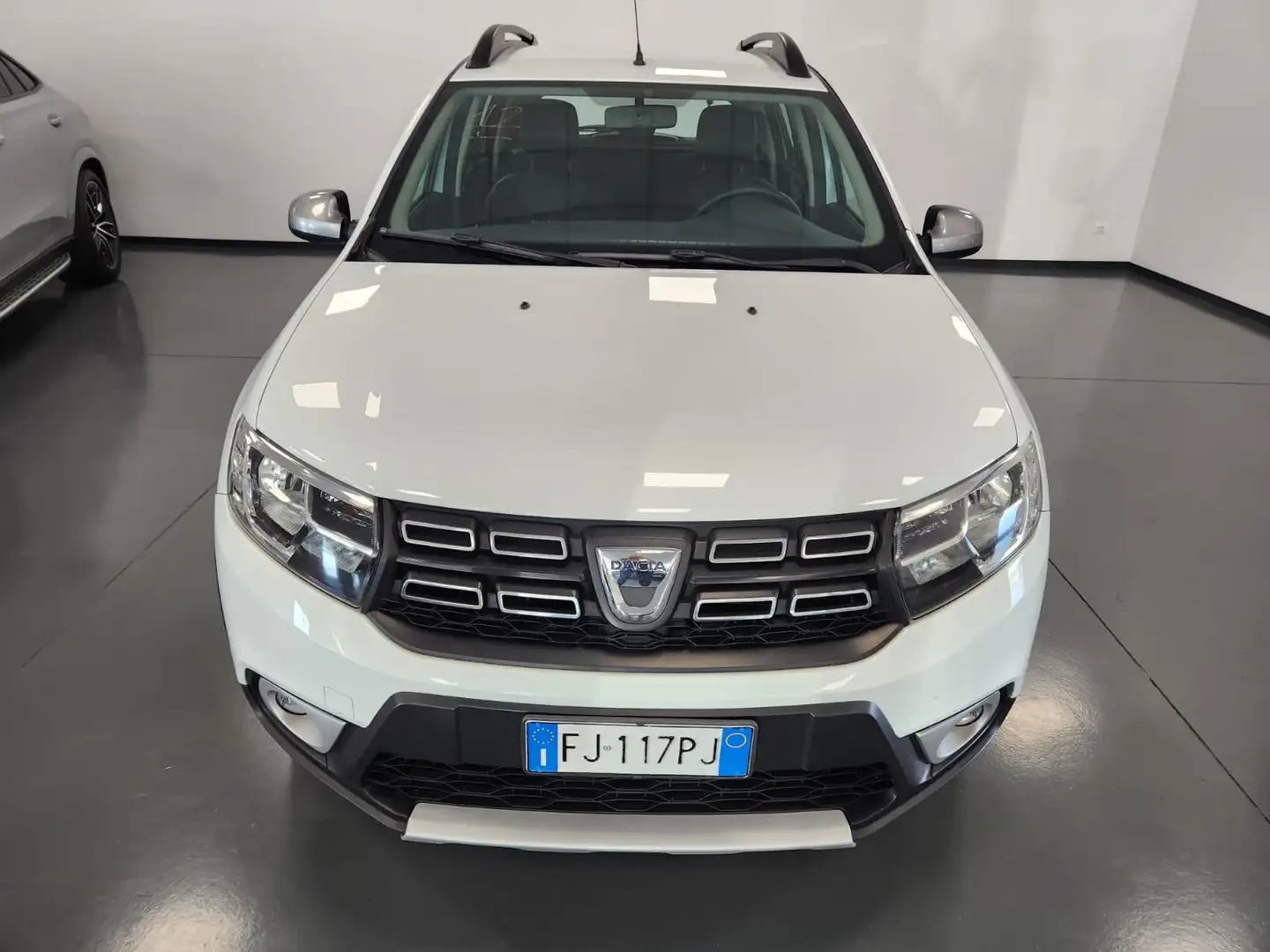 Dacia Sandero II 2017 Stepway Stepway 0.9 tce turbo Gpl s Wit - 2