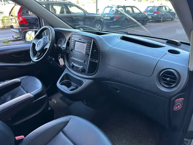 Mercedes-Benz Vito view 11