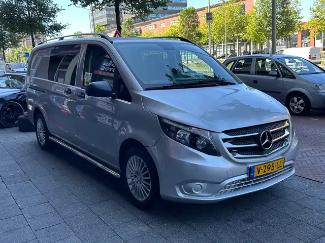 Mercedes-Benz Vito view 4