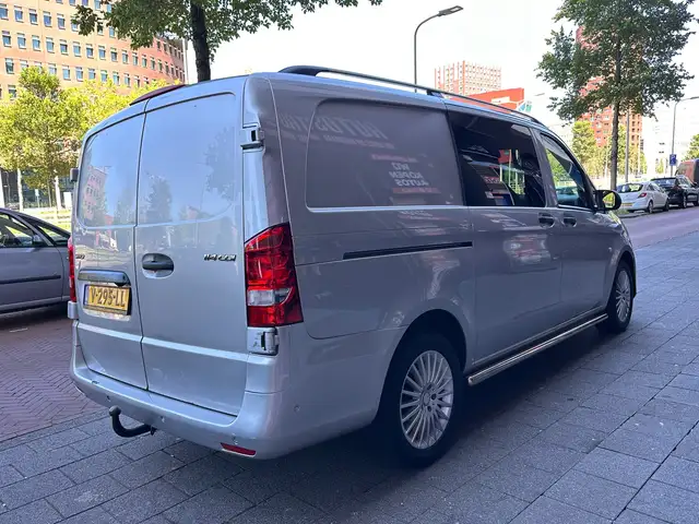 Mercedes-Benz Vito view 3