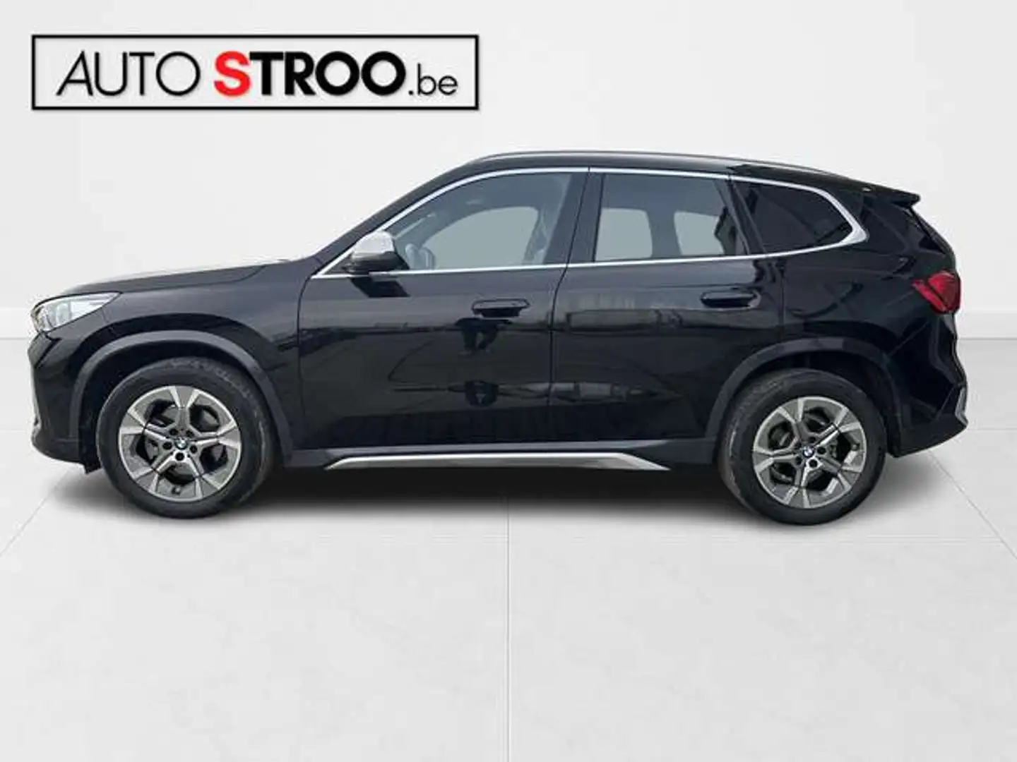 BMW X1 sDrive18i aut. | PDC | CAMERA | X-line | CARPLAY| Schwarz - 2