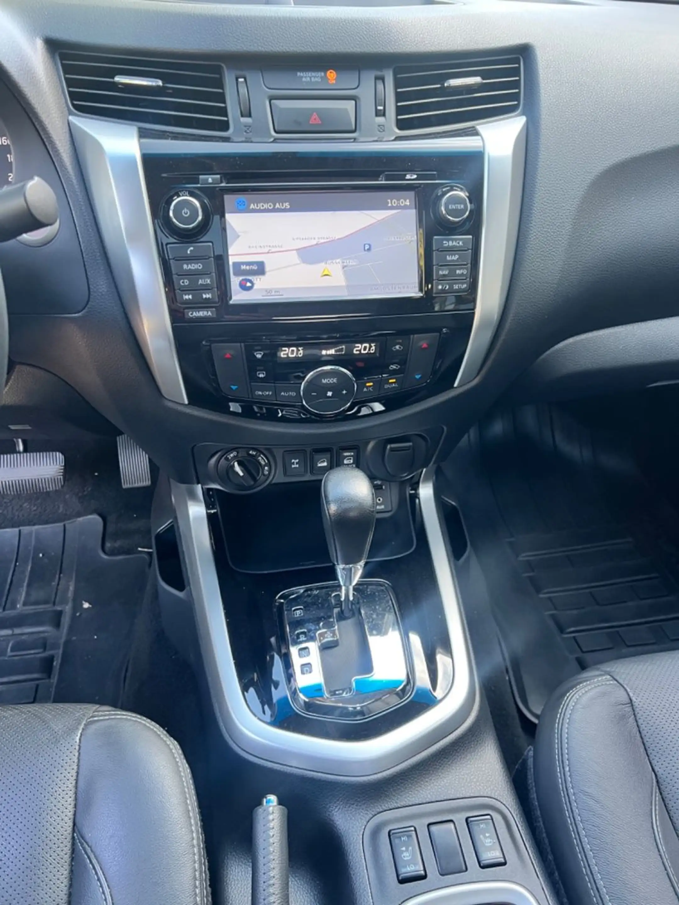 Nissan Navara NP300 Tekna Double Cab 4x4 *Automatik* — photo 11