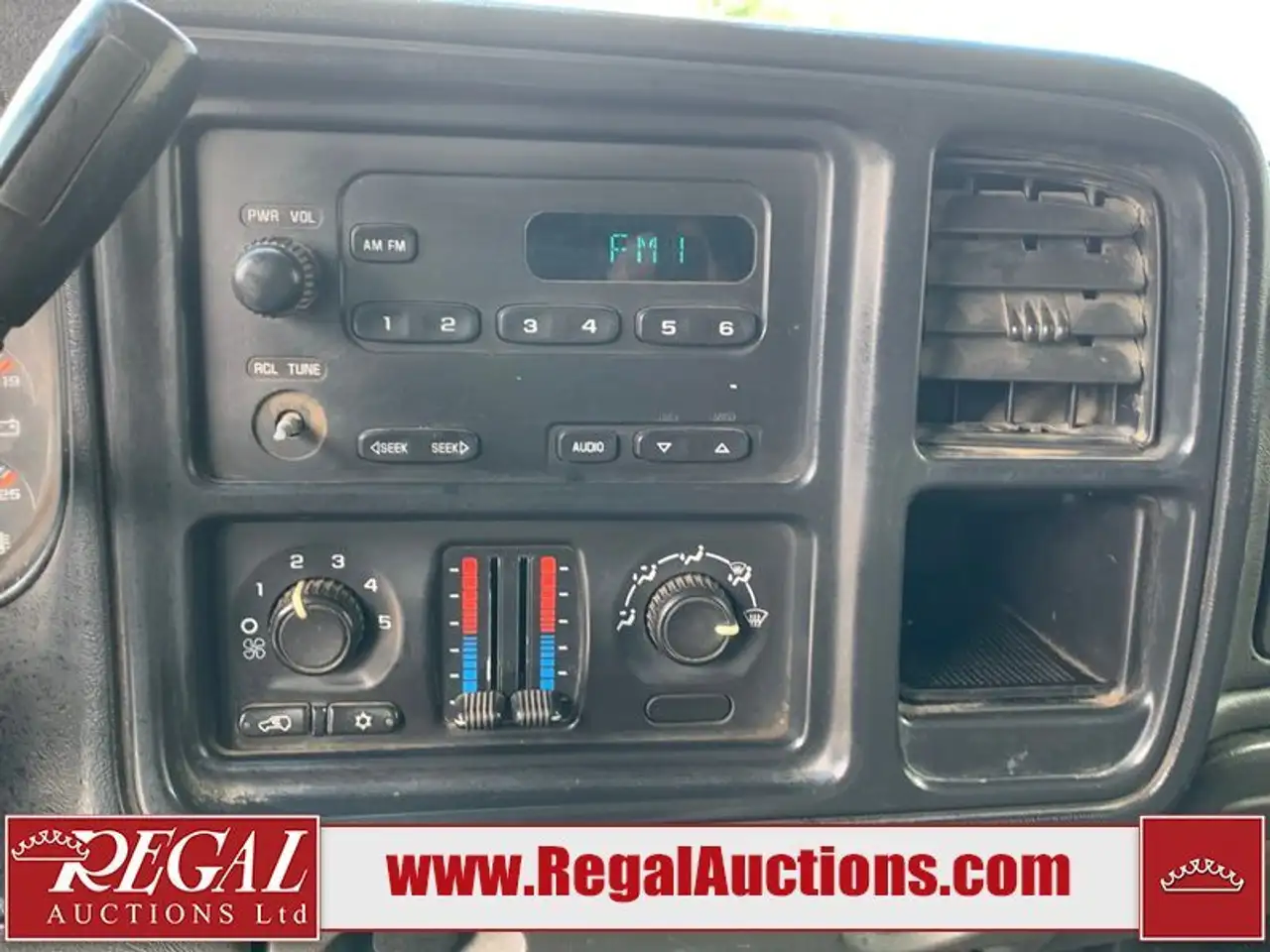Chevrolet Silverado 3500 photo Chevrolet Silverado 3500