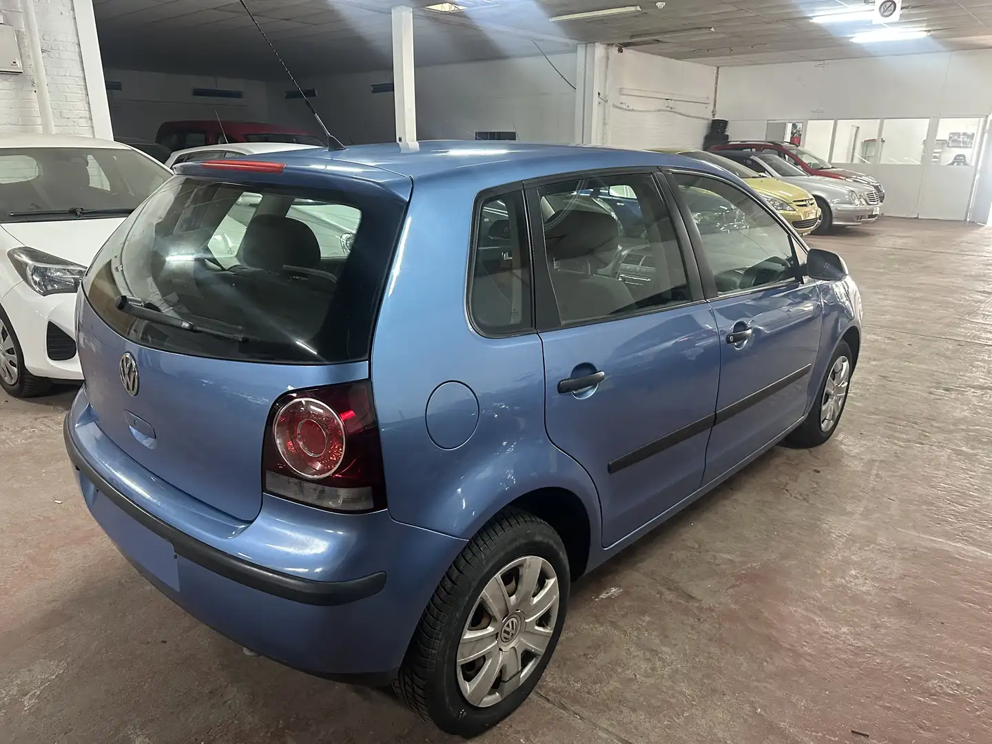 Volkswagen Polo 1.2 70 Confortline - 2