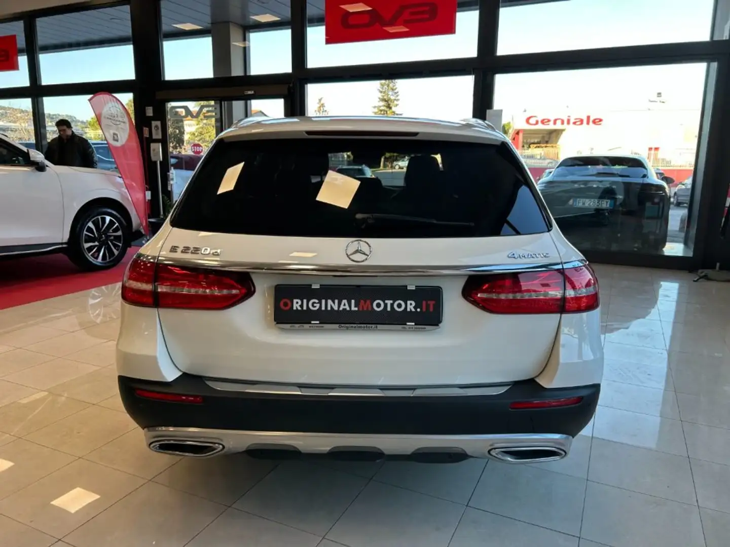 Mercedes-Benz E 220 d S.W. 4Matic Auto Premium All-Terrain Blanco - 2