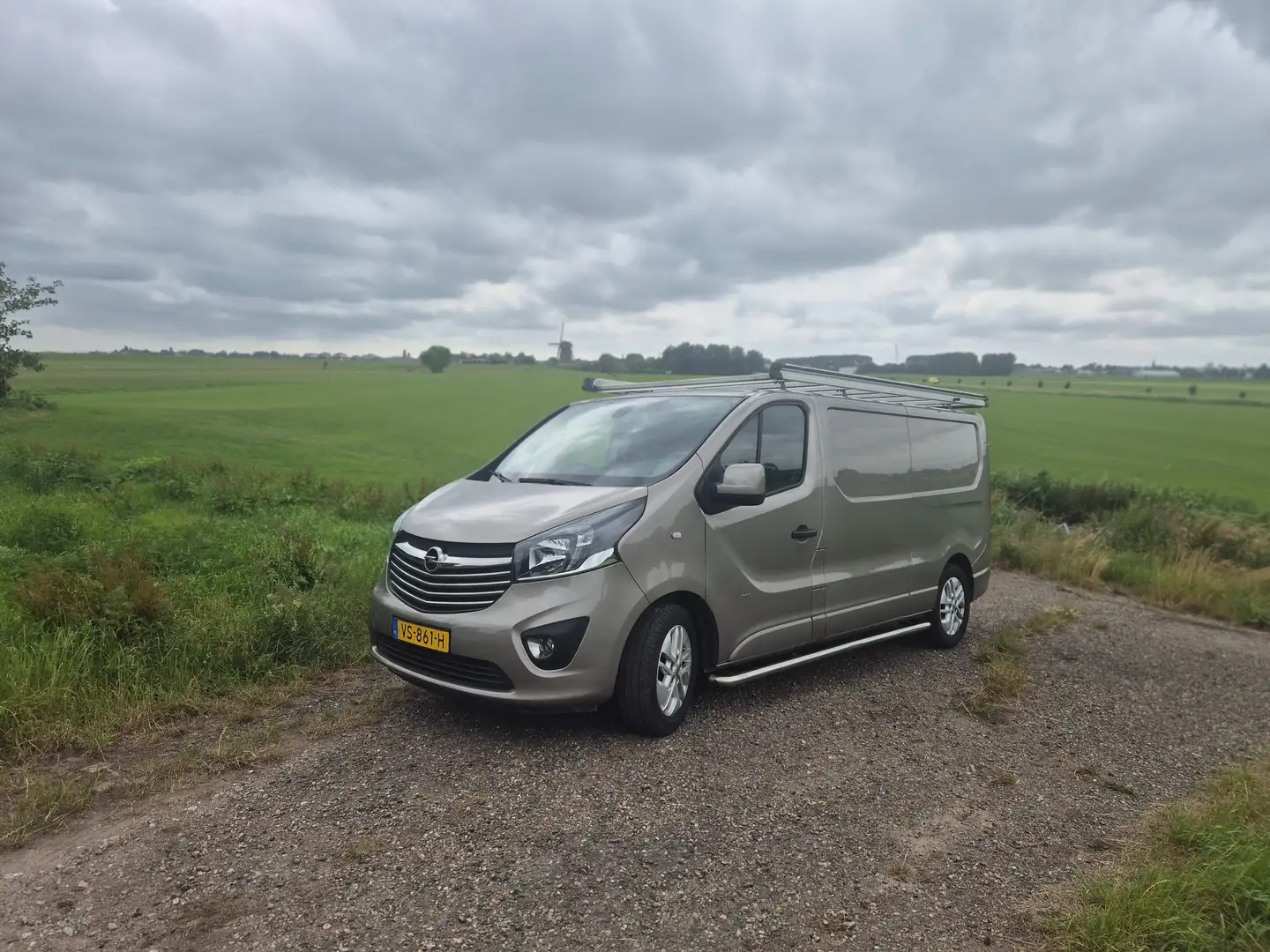 Opel Vivaro Vivaro 1.6 CDTI L2H1 DCSpEc Beige - 1