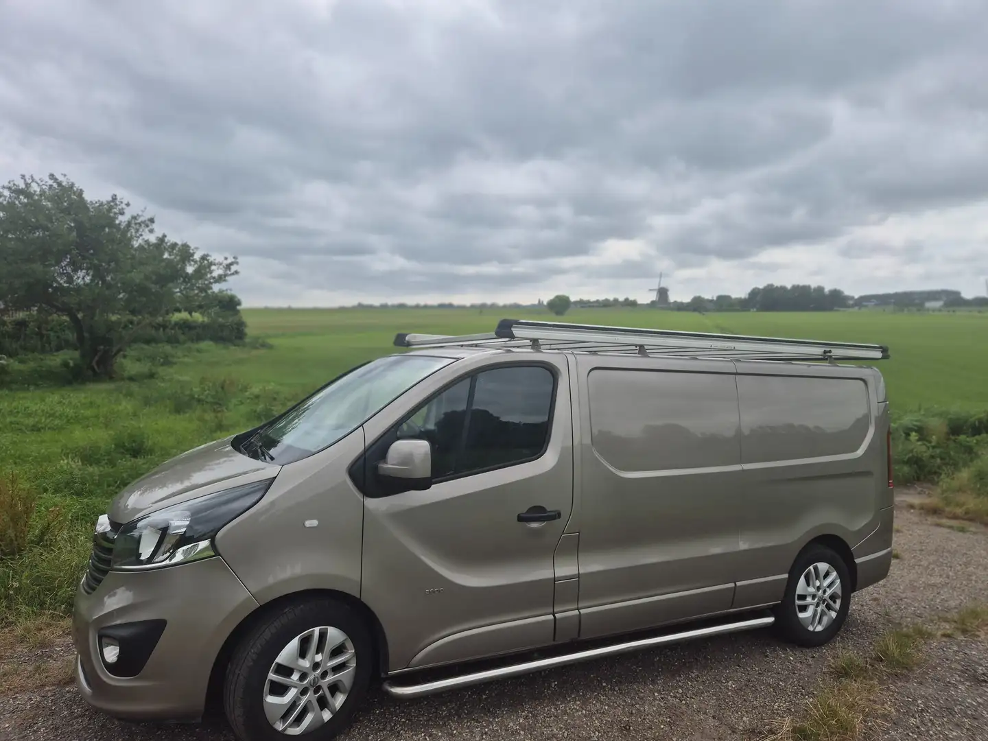 Opel Vivaro Vivaro 1.6 CDTI L2H1 DCSpEc Beige - 2