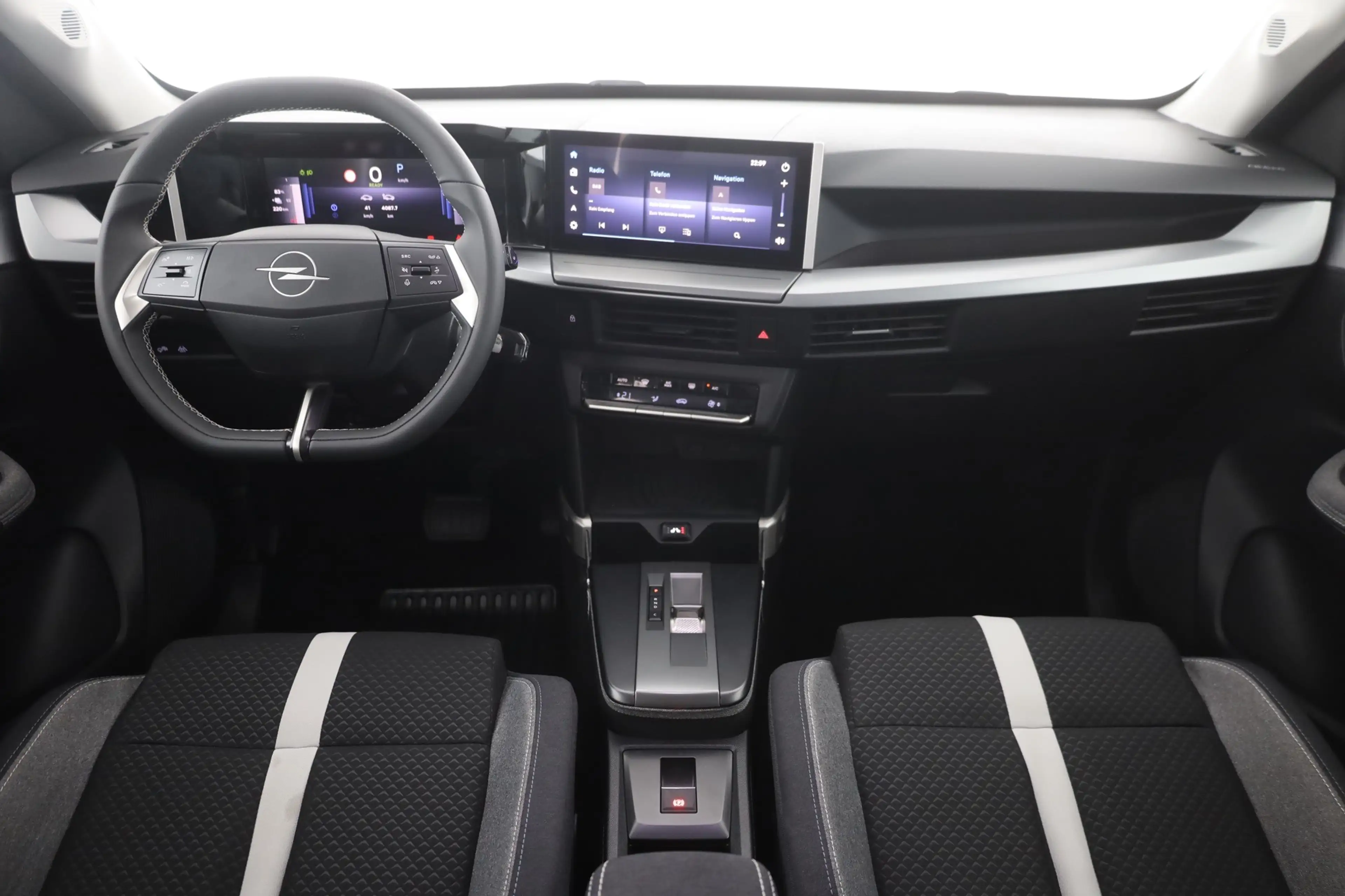Opel Frontera GS Electric 80kWh Aut. LED Navi Kamera — photo 9