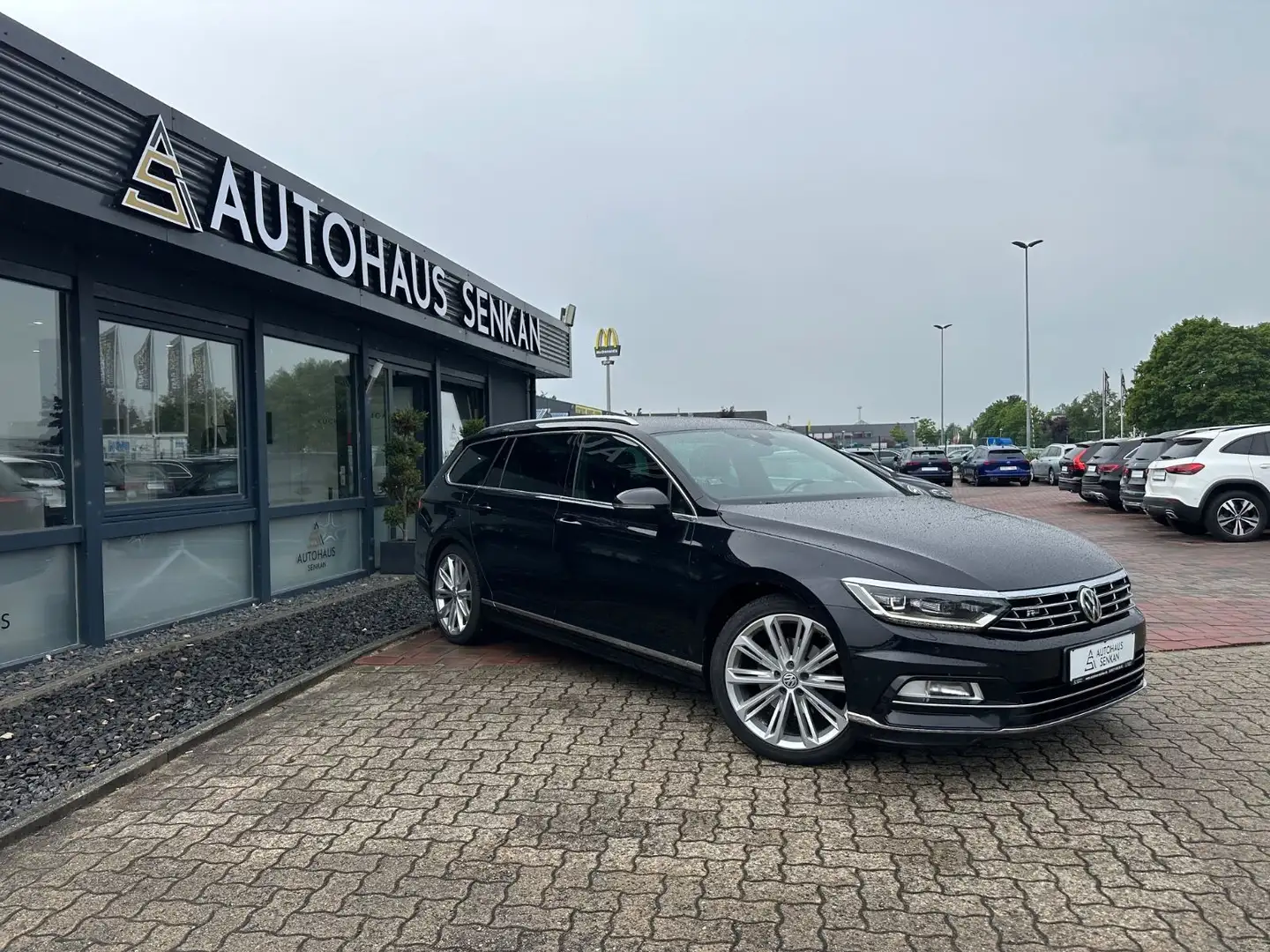 Volkswagen Passat Variant Passat 2.0 TDI DSG Variant R-LINE*ACC*19"ALU* Noir - 1