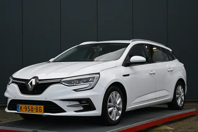 Renault Megane E-Tech Estate 1.6 Plug-In Hybrid 160 Business Zen