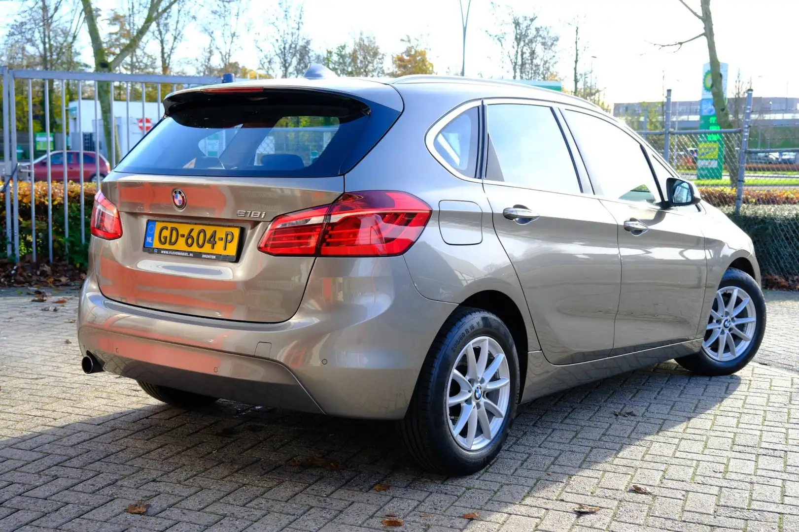 BMW 218 2-serie Active Tourer 218i Essential Navi|Clima|LM Grijs - 2
