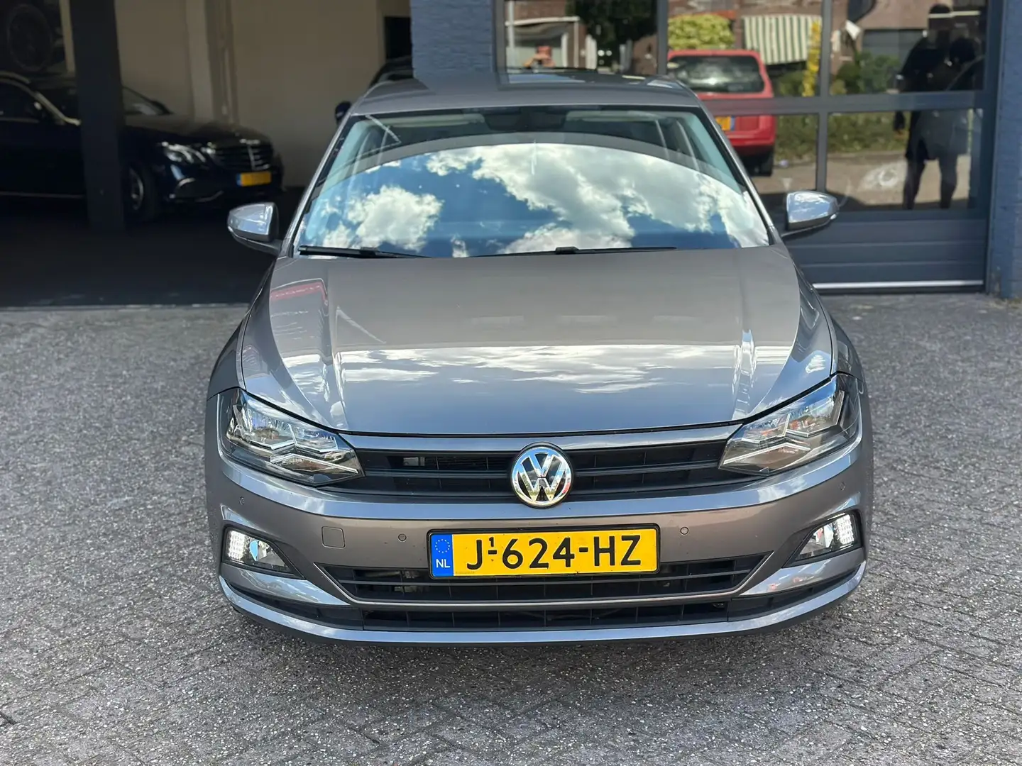 Volkswagen Polo 1.0 TSI CARPLAY|PDC|CRUISE|AUTOPARK|CLIMATRON|NAP Gris - 2