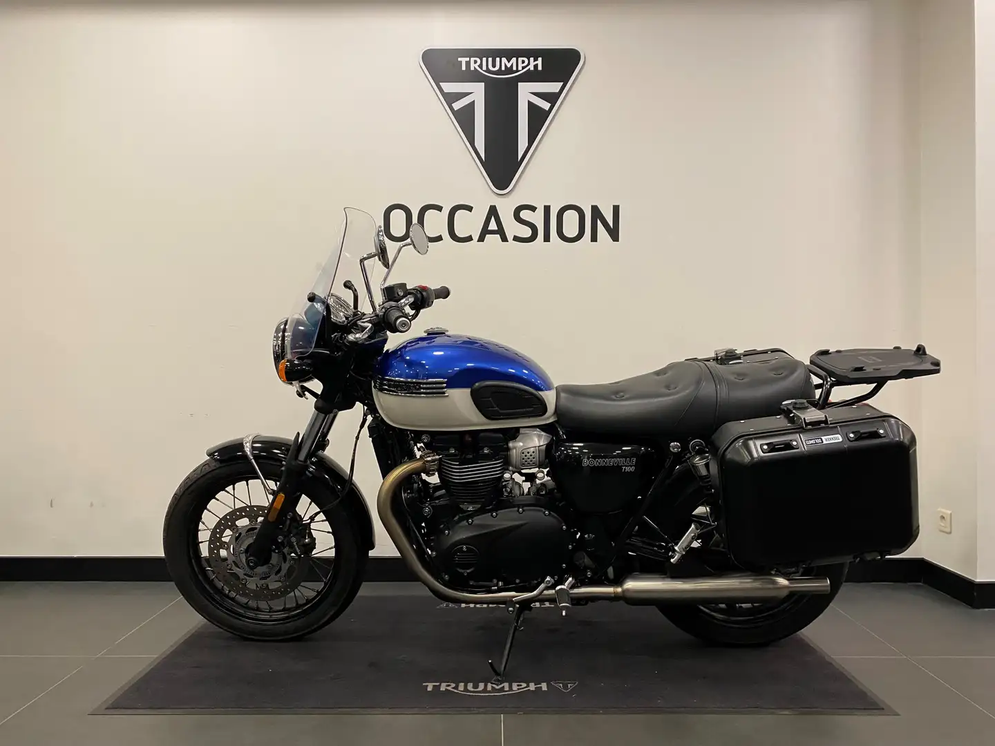 Triumph Bonneville T100 - 2