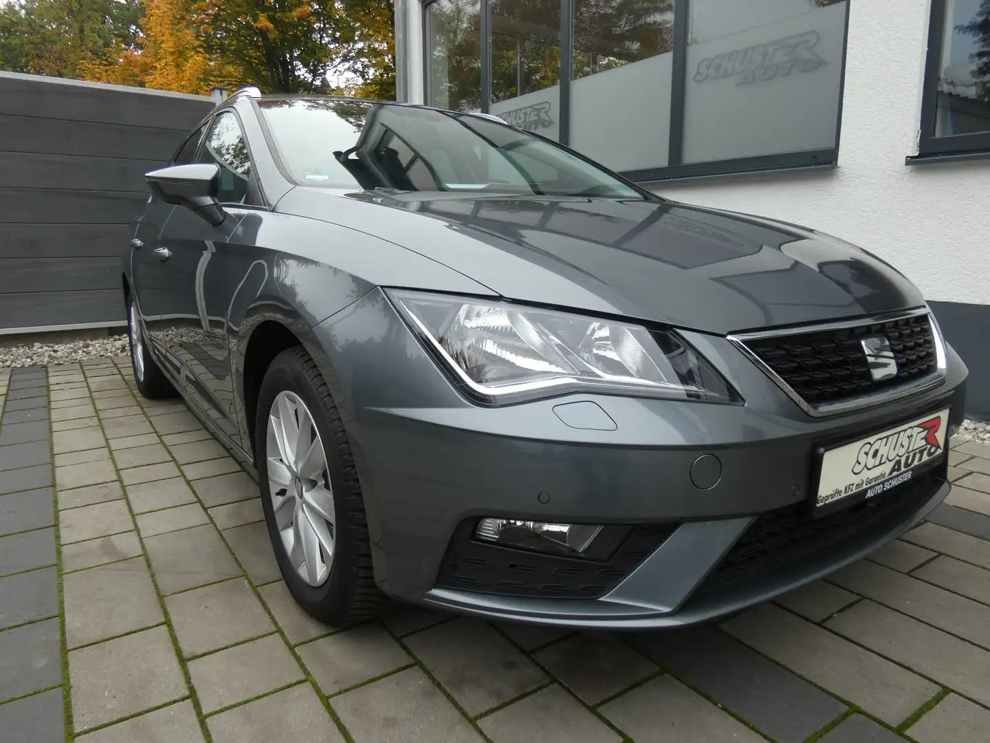 SEAT Leon Style Grau - 1