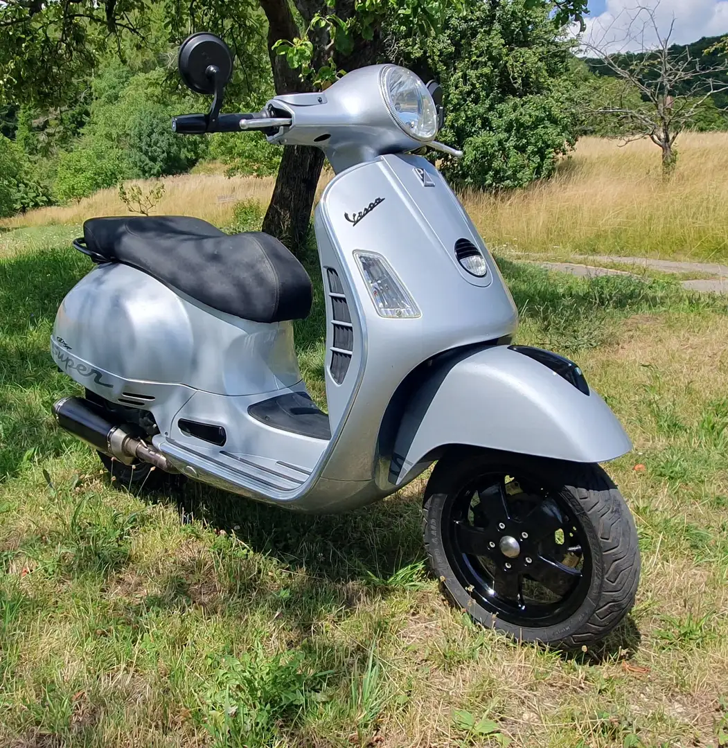Vespa GTS 250ie Super Sport S Silber - 1