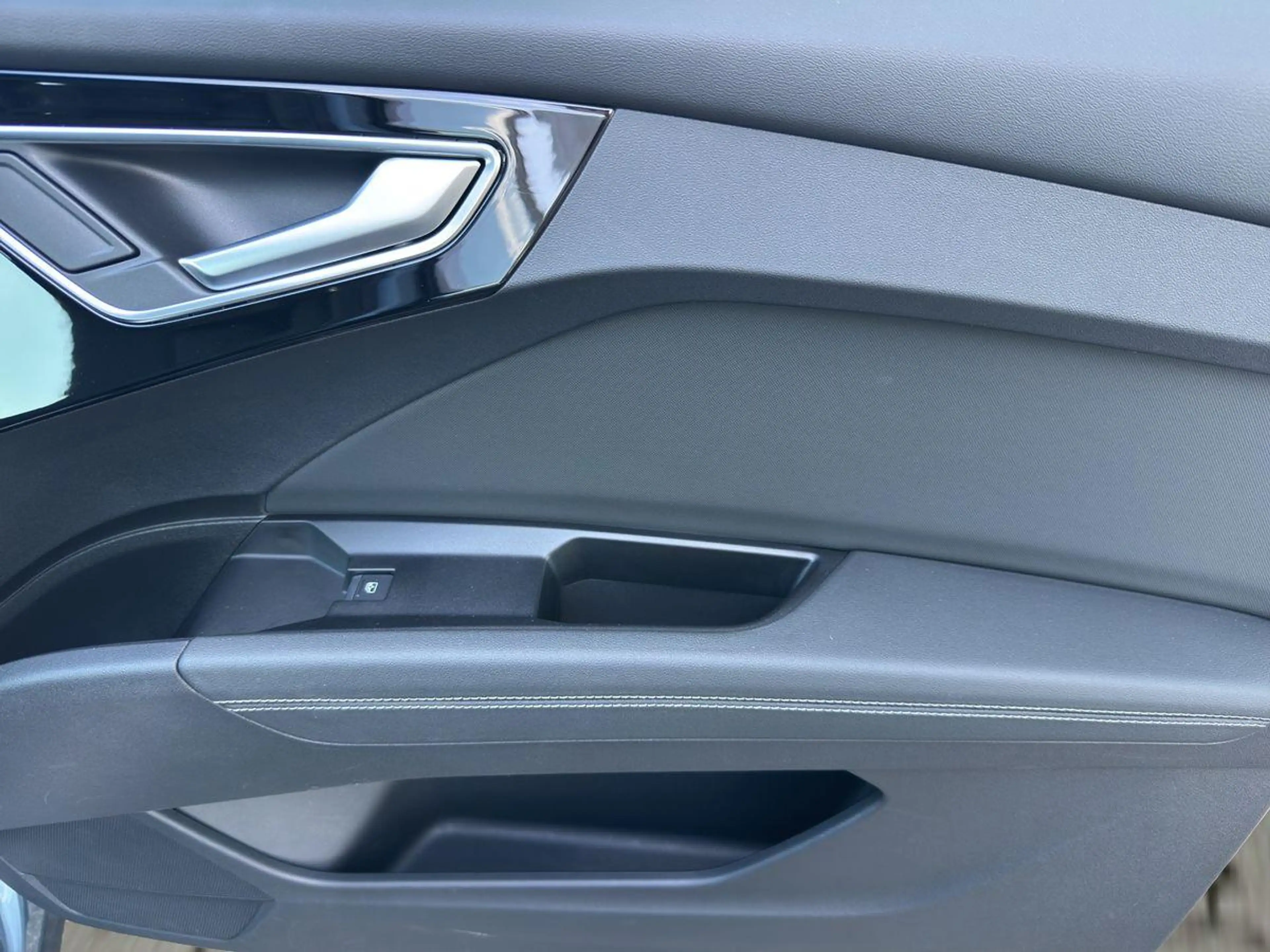 Audi Q4 e-tron 50 quattro PANO Matrix Navi Kamera — photo 13