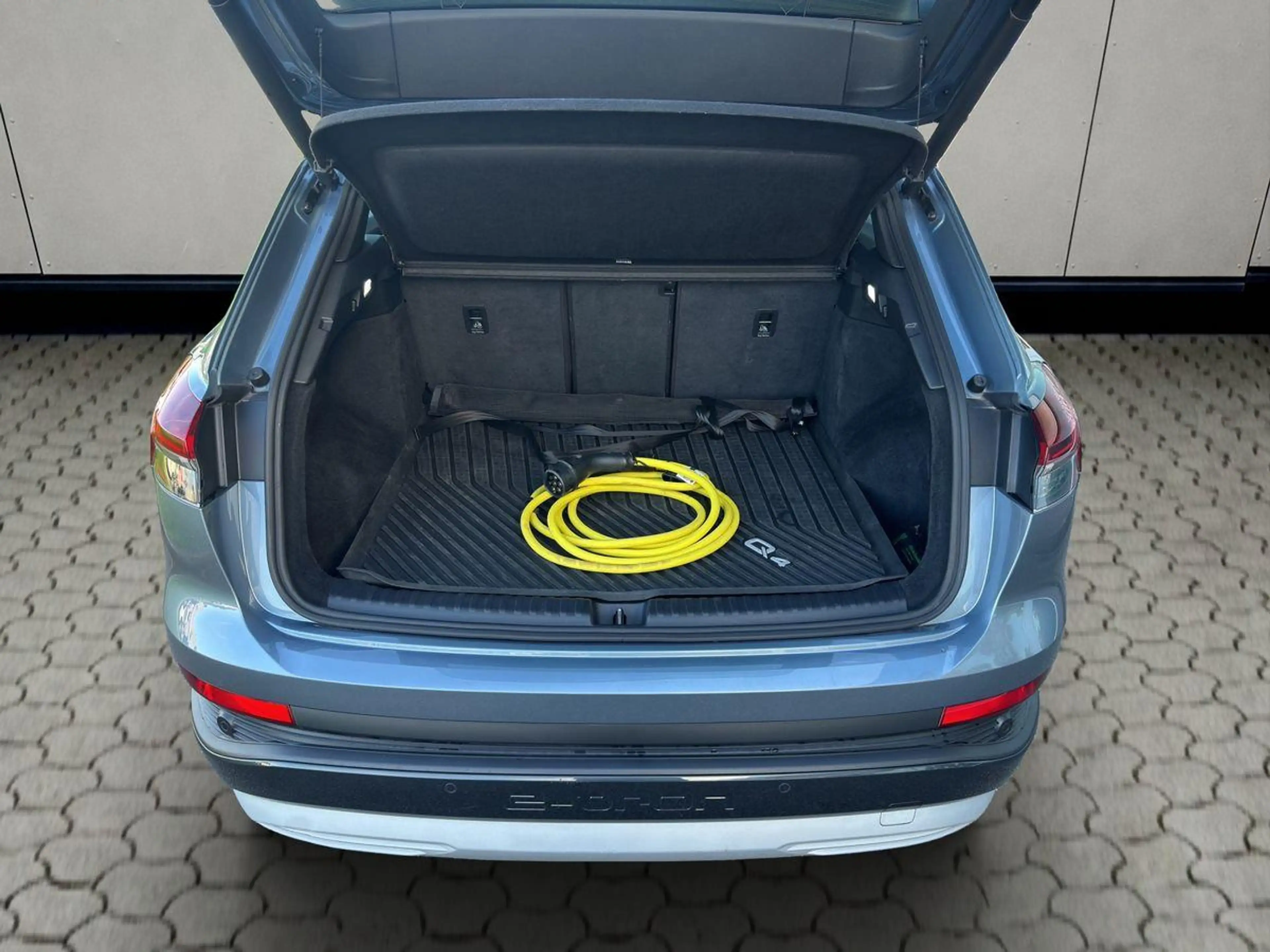 Audi Q4 e-tron 50 quattro PANO Matrix Navi Kamera — photo 9