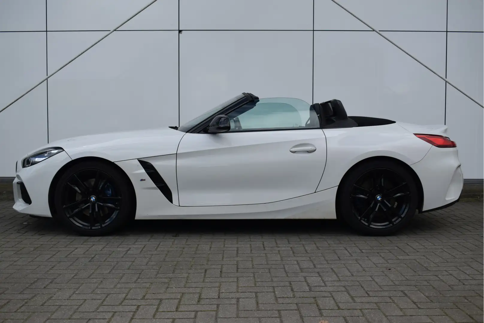 BMW Z4 Roadster sDrive30i High Executive M Sport Automaat White - 2