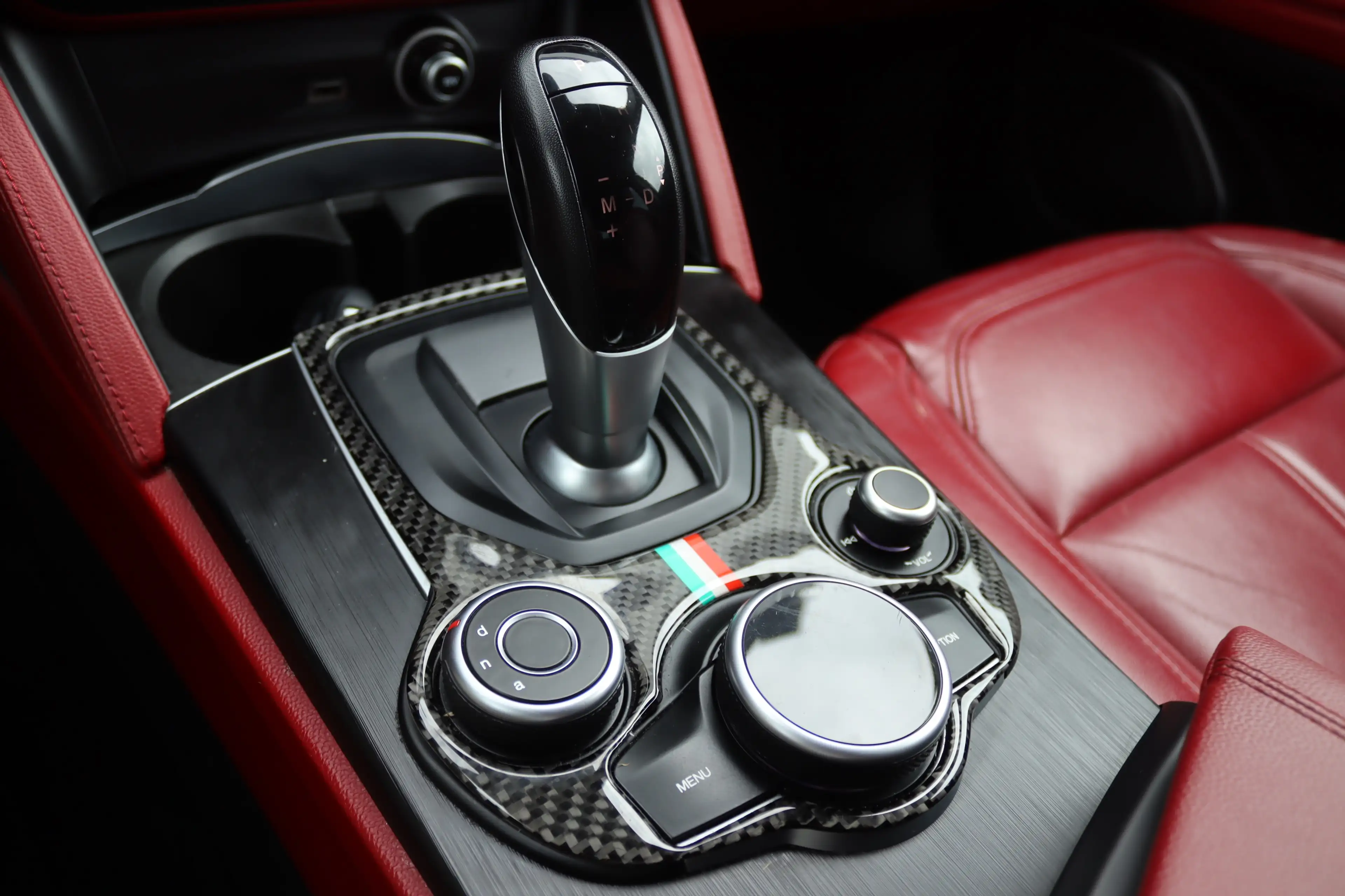 Alfa Romeo Stelvio 2.2JTD 150CV CUIR GPS CAMERA DISTRO XENON — photo 15