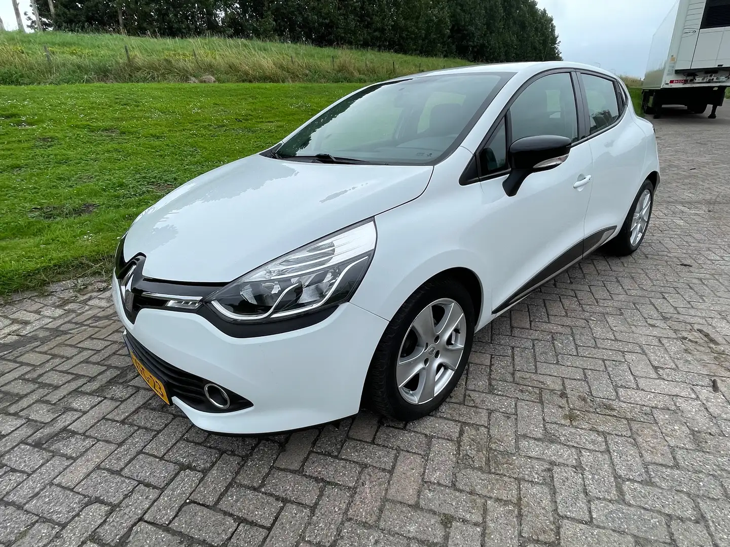 Renault Clio 0.9 TCe Dynamique, Navi, Cruise, Airco Wit - 2