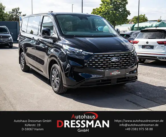 Ford Tourneo Custom view 3