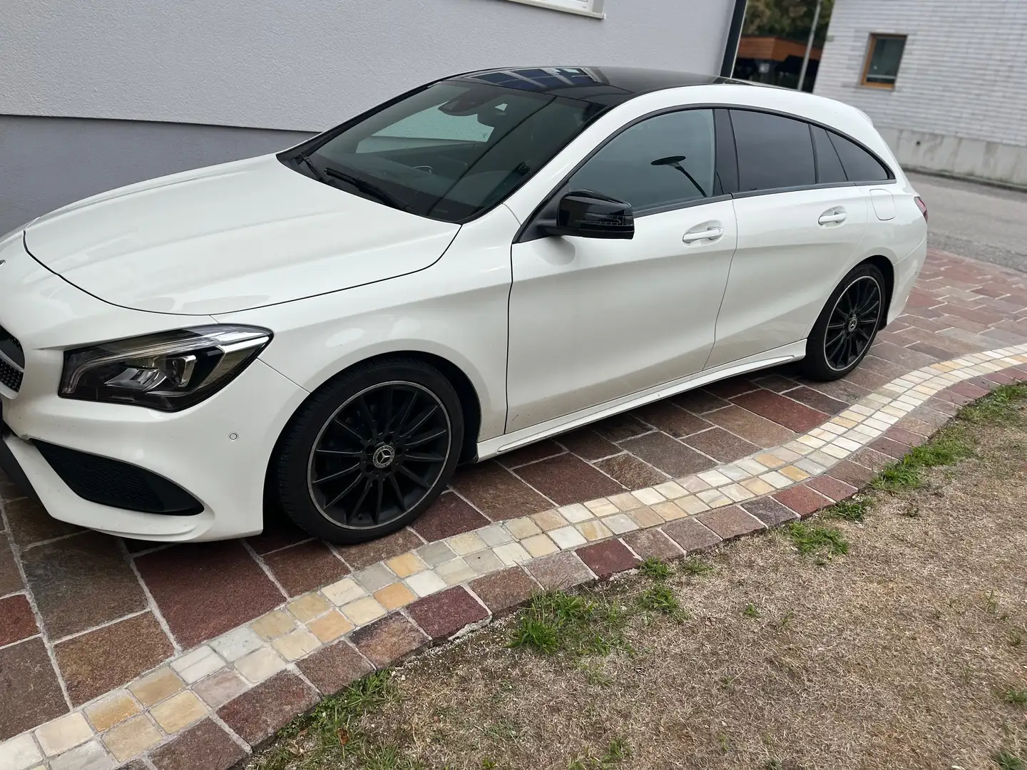 Mercedes-Benz CLA 200 CLA 200 d Shooting Brake Aut. Weiß - 1