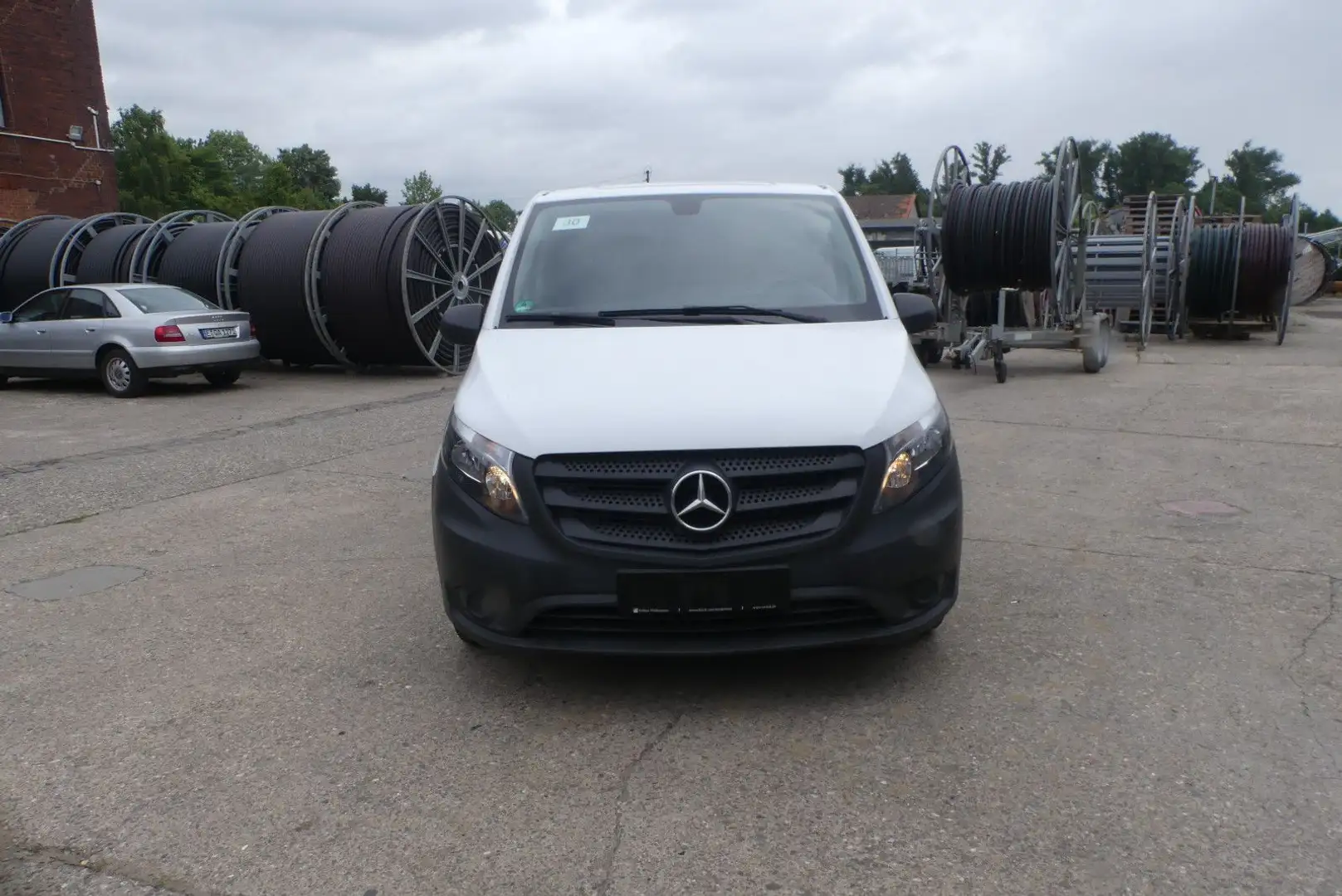 Mercedes-Benz Vito Kasten 114 L2 lang*Tempo*Klima*Navi*Kam*1.H Blanc - 2