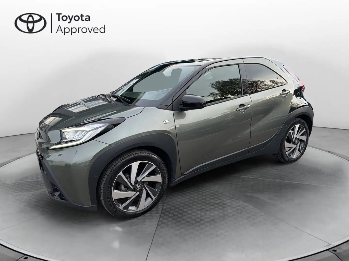 Toyota Aygo X Aygo X 1.0 VVT-i 72 CV 5 porte Lounge S-CVT Vert - 1