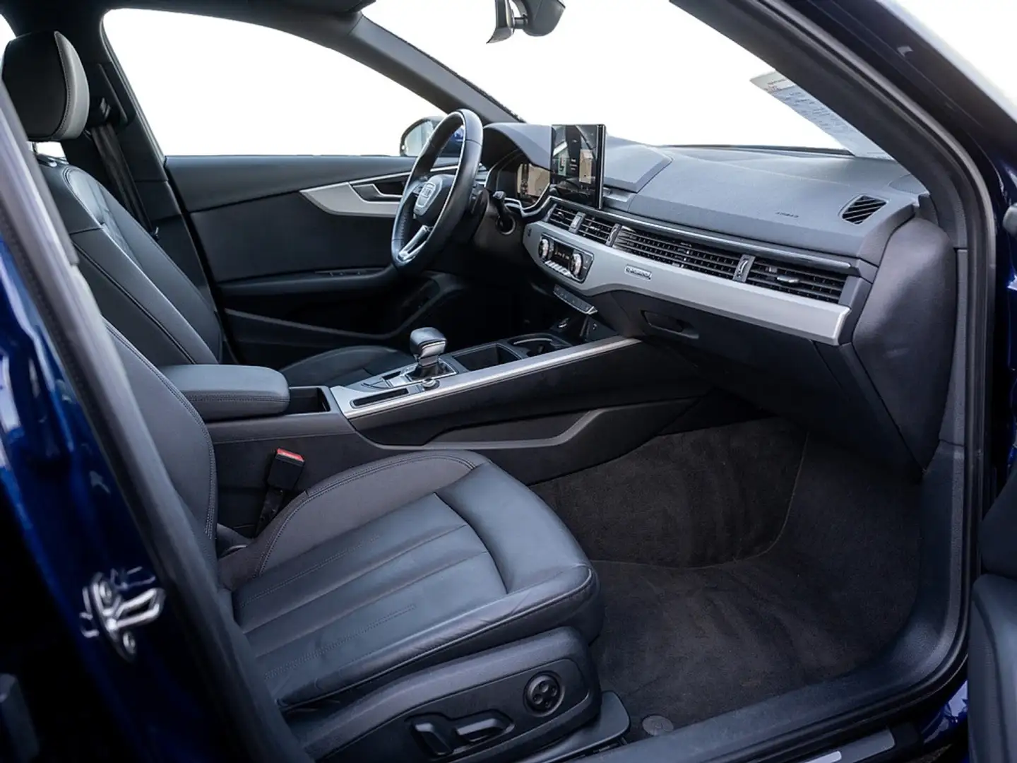 Audi A4 Avant 40 TDI quattro advanced AHK LEDER AC Blau - 2