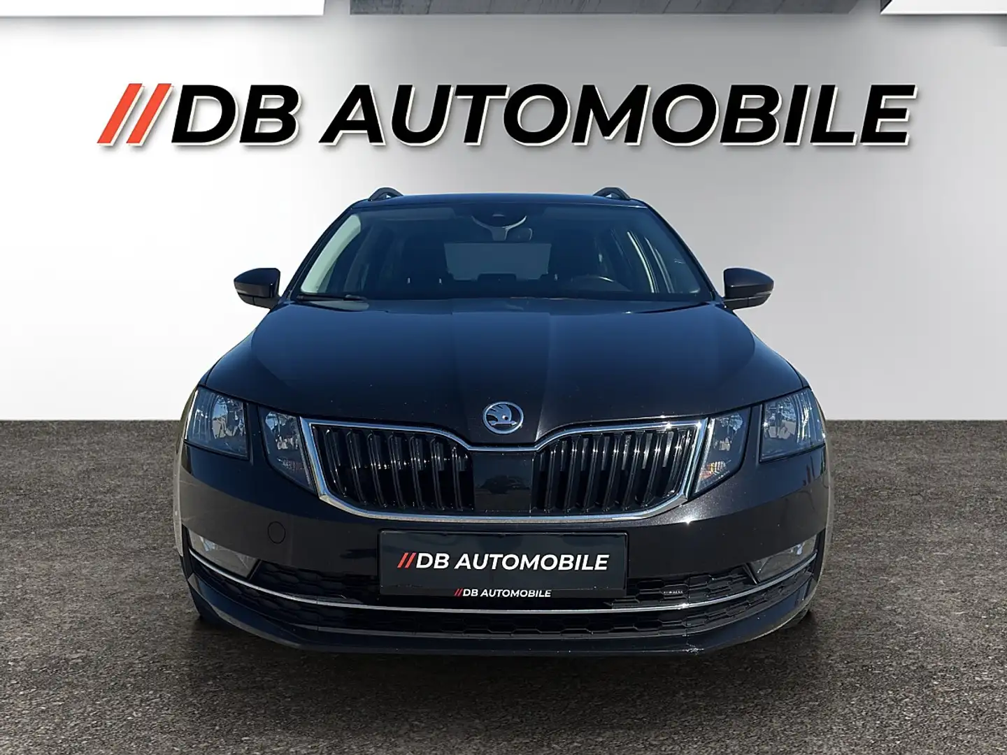 Skoda Octavia 2,0 TDI DSG, Rückfahrkamera, Neue Zahnriemen Schwarz - 2