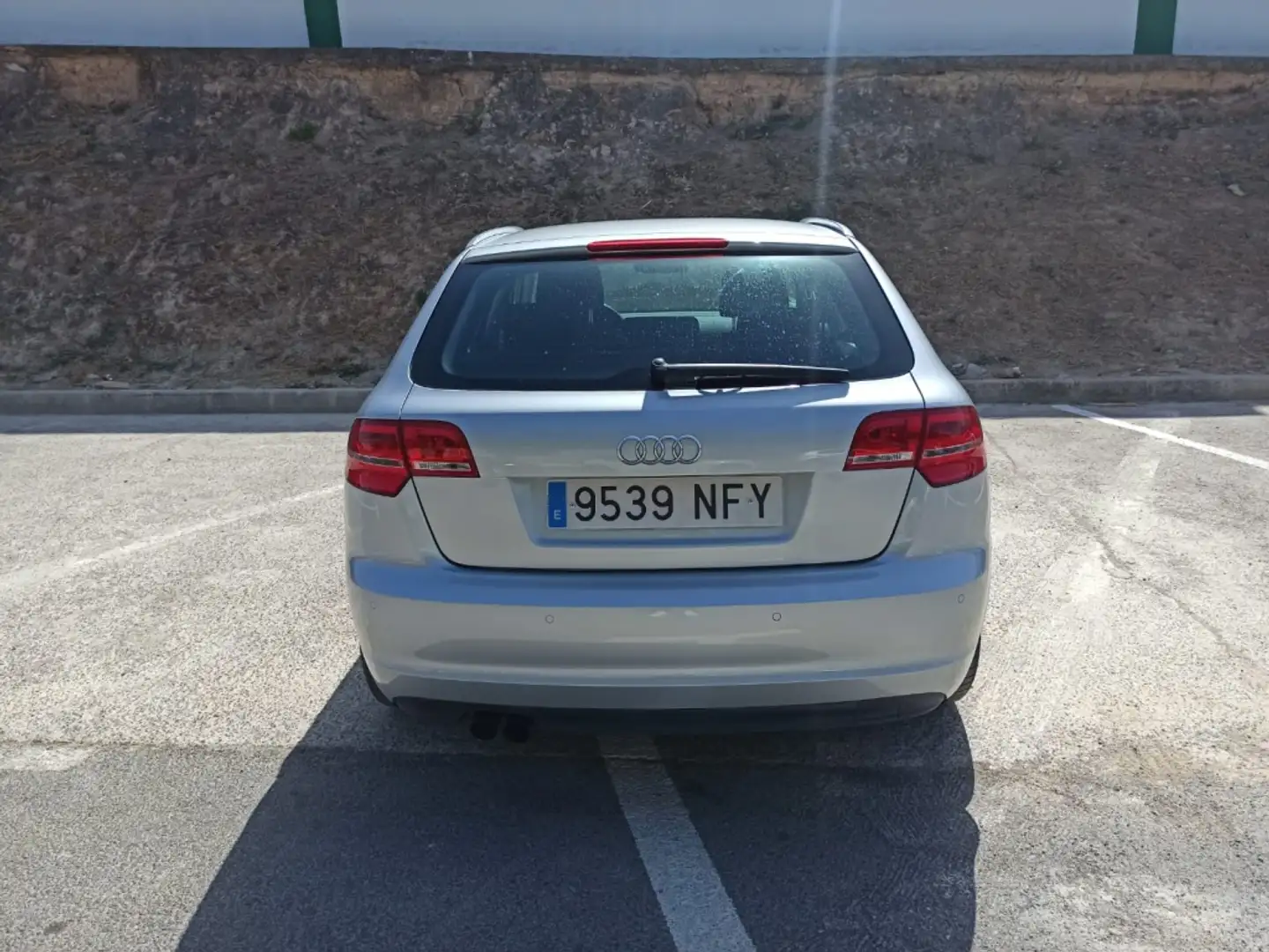 Audi A3 Sportback 1.4 TFSI Attraction Argent - 2