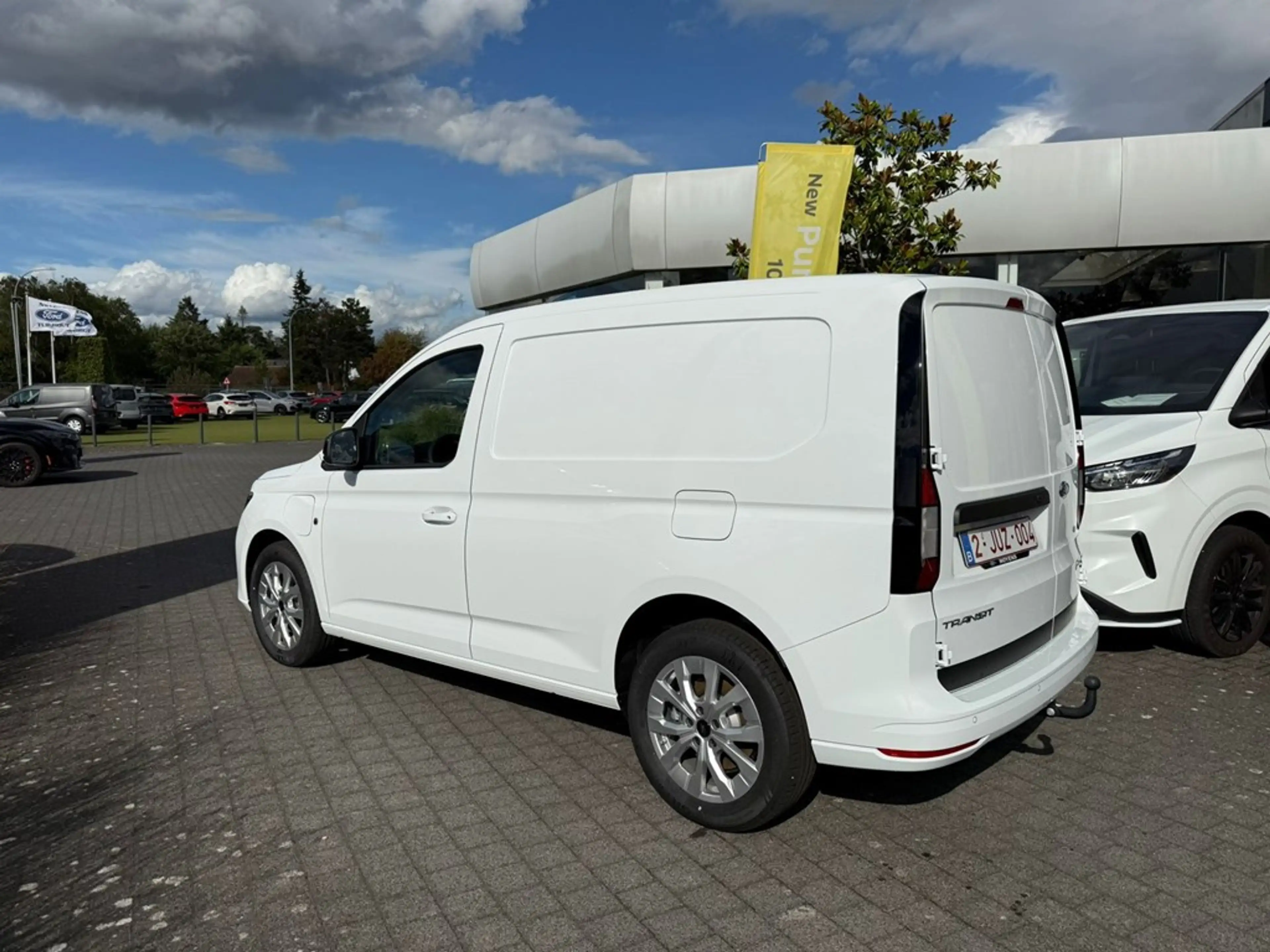 Ford Transit Connect Limited PHEV — photo 13