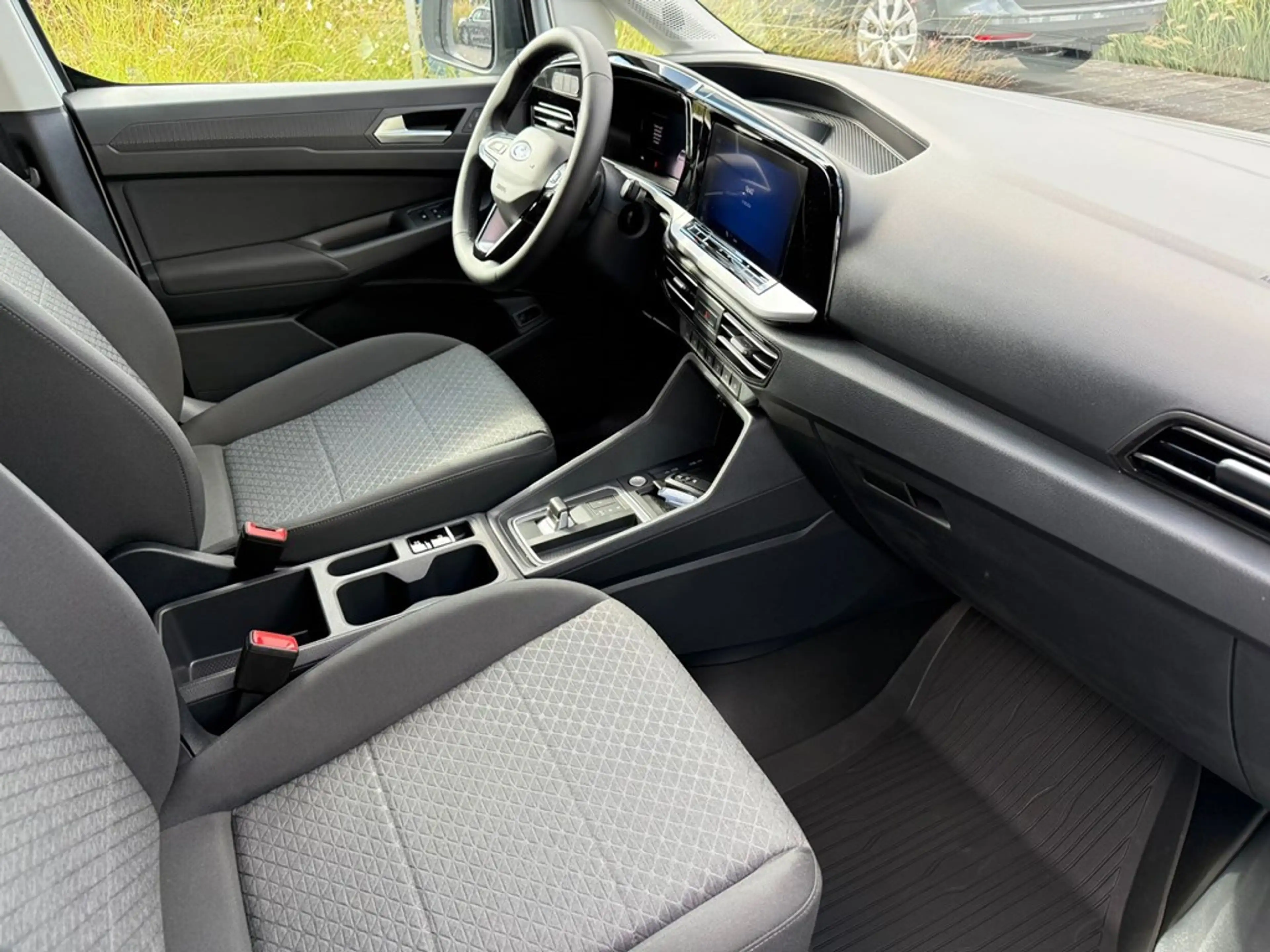 Ford Transit Connect Limited PHEV — photo 7