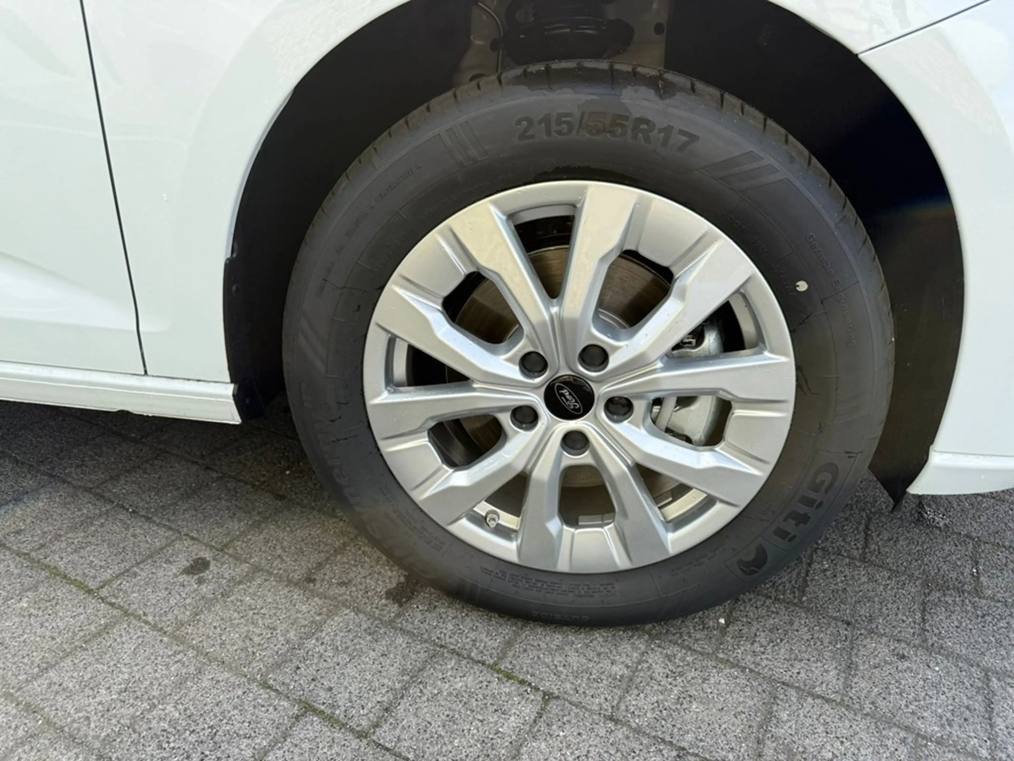 Ford Transit Connect Limited PHEV — photo 14
