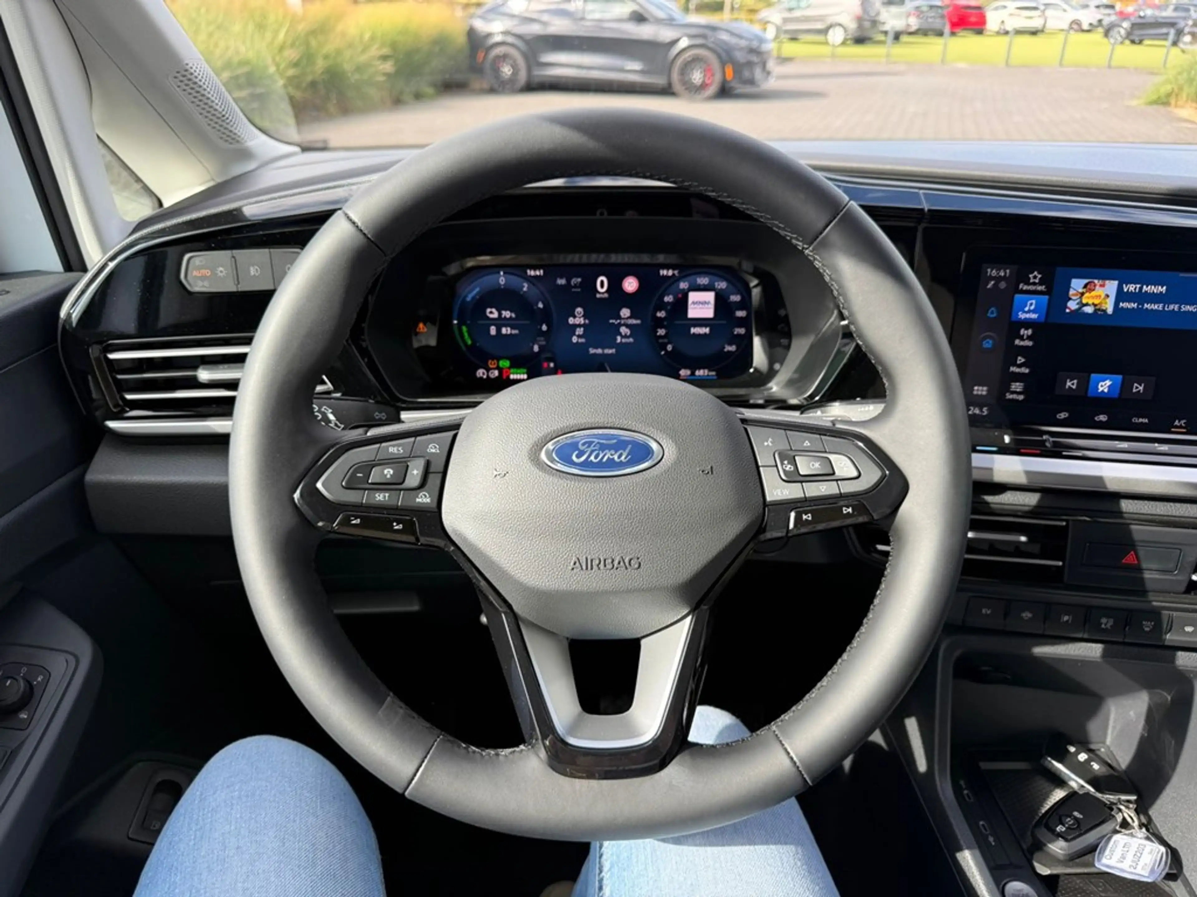 Ford Transit Connect Limited PHEV — photo 5