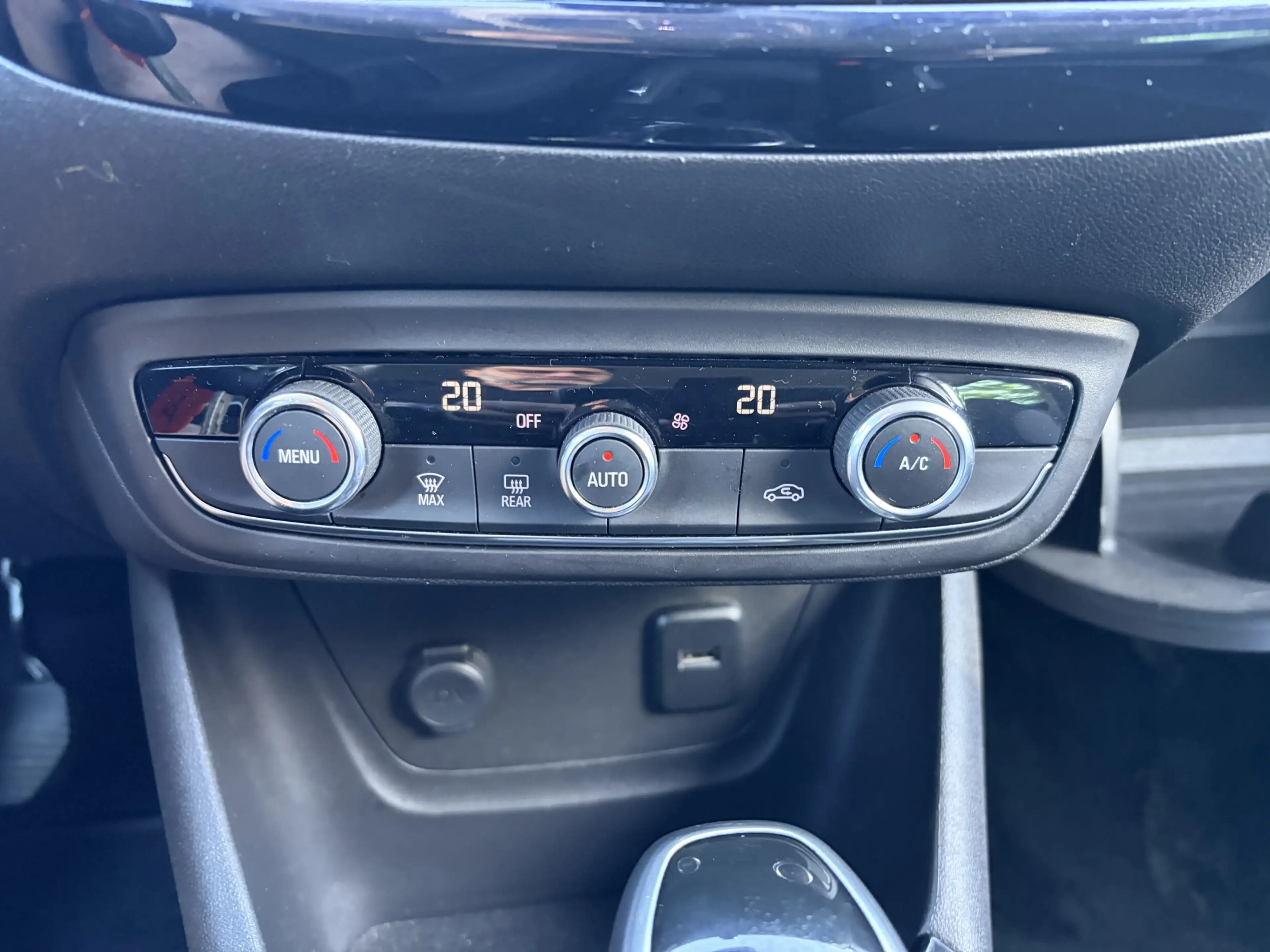 Opel Crossland X 1.2 Turbo 120 Jaar Edition Automaat Clima Cruise P — photo 11