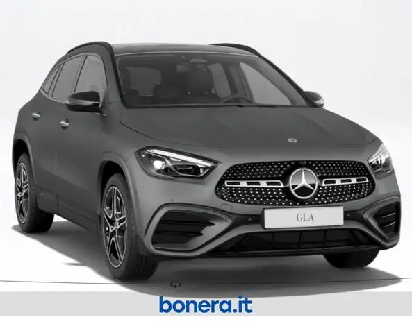 Mercedes-Benz Gla view 2