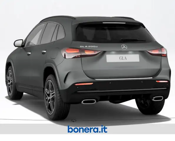 Mercedes-Benz Gla view 4