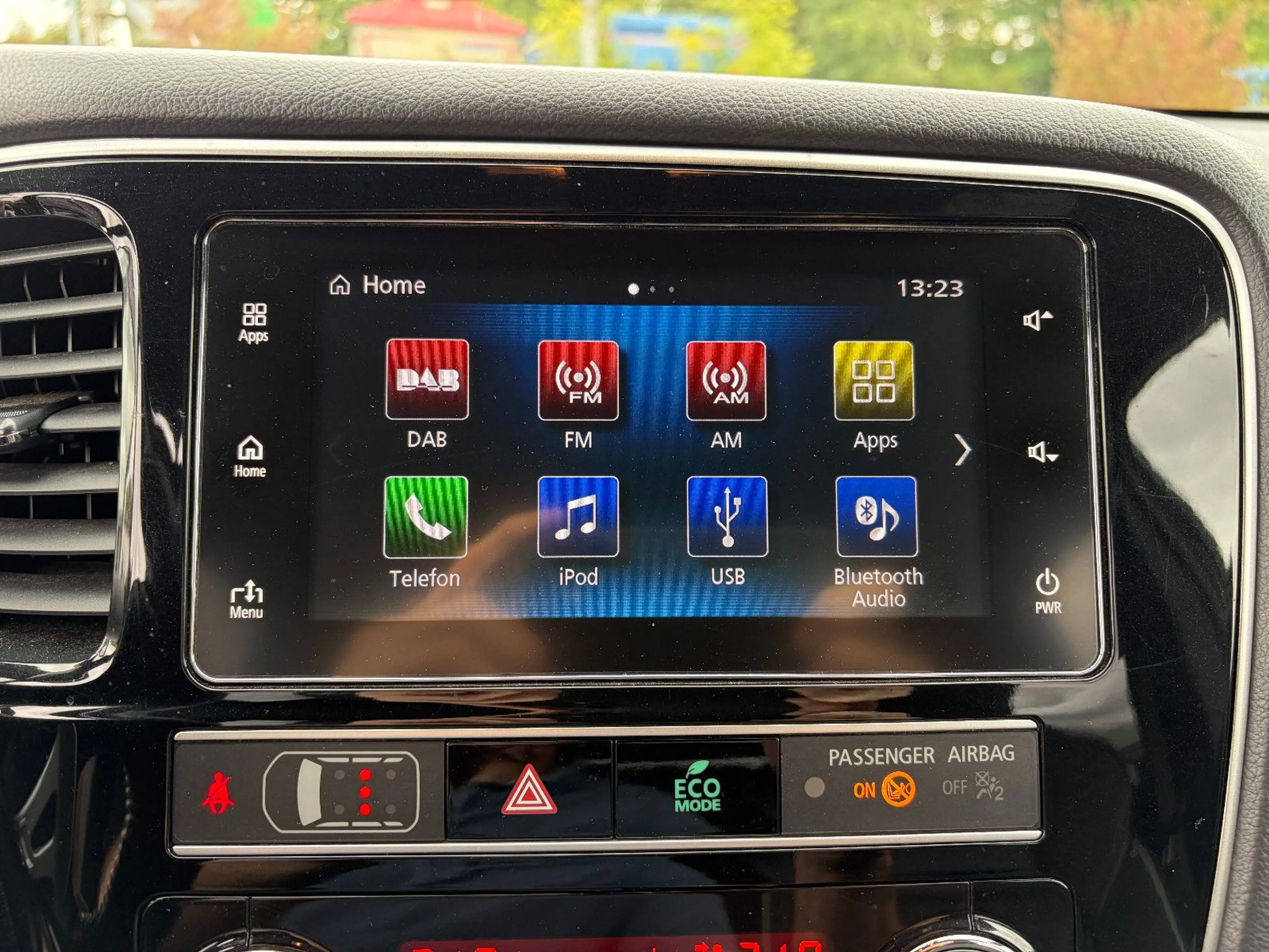 Mitsubishi Outlander Outlander PHEV Intro Edition 4WD — photo 11