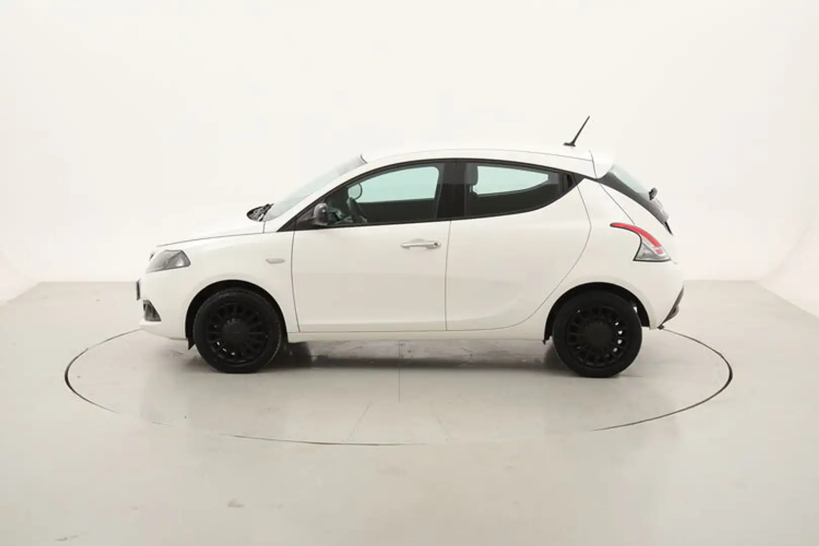 Lancia Ypsilon Hybrid Silver 1.0 Mild Hybrid 70CV Білий - 2