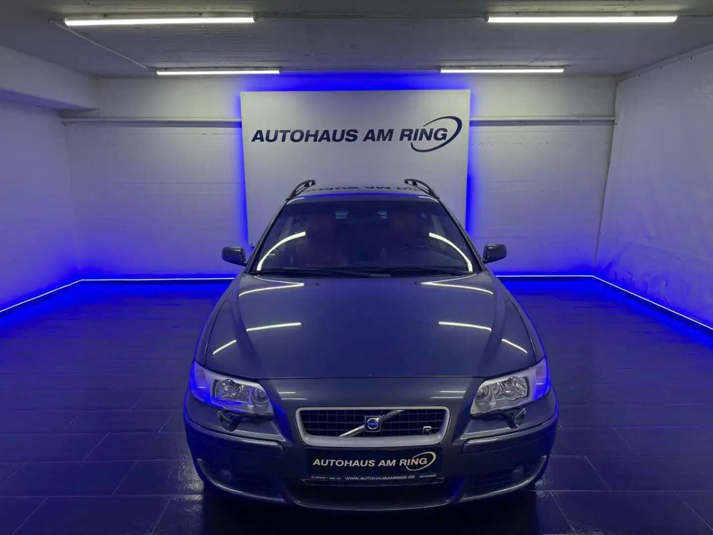 Volvo V70 Kombi R AWD Aut. LPG-GAS LEDER 18" XEN TEMPO Grau - 1