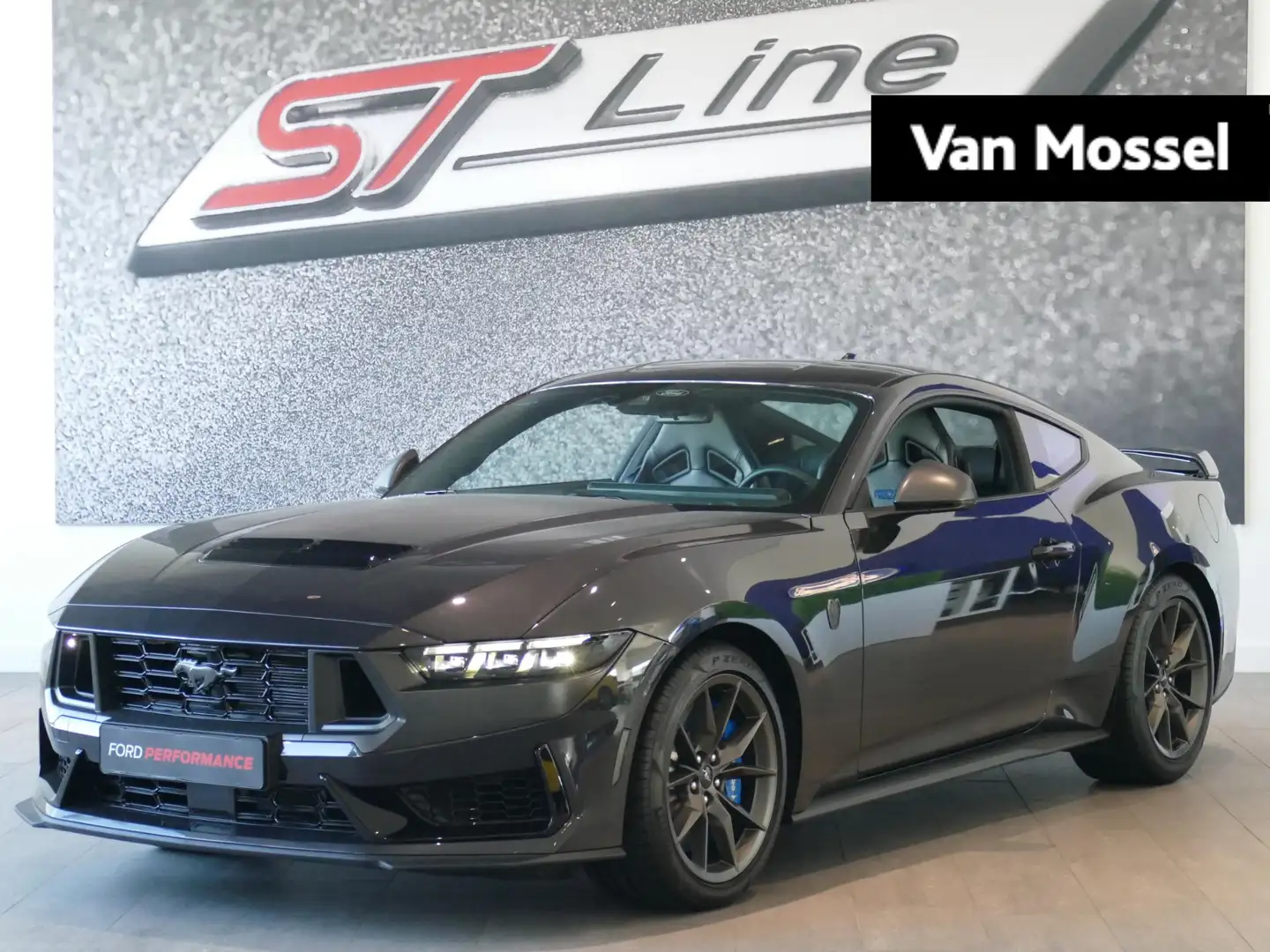 Ford Mustang Fastback 5.0 V8 Dark Horse | DIRECT UIT VOORRAAD | Grijs - 1