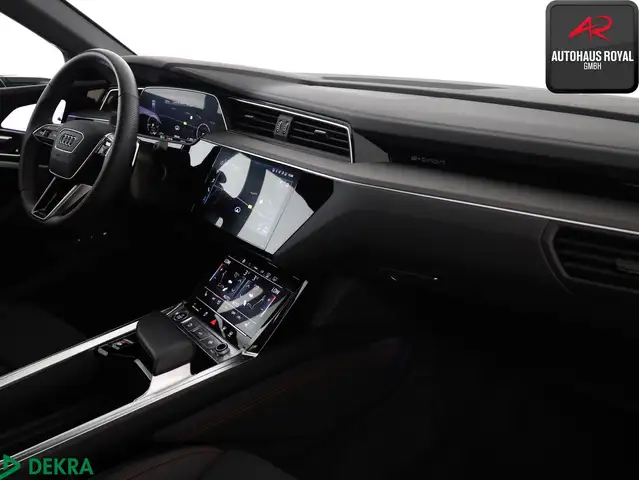 Audi Q8 E-Tron view 10
