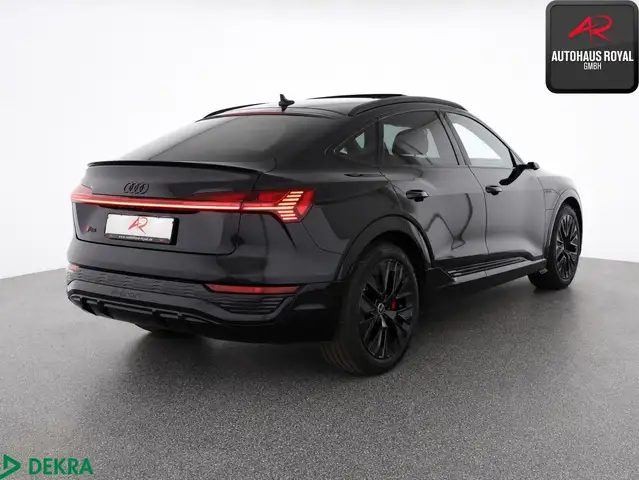 Audi Q8 E-Tron view 5