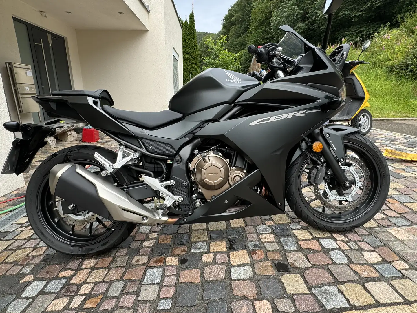 Honda CBR 500 R matt schwarz - 1